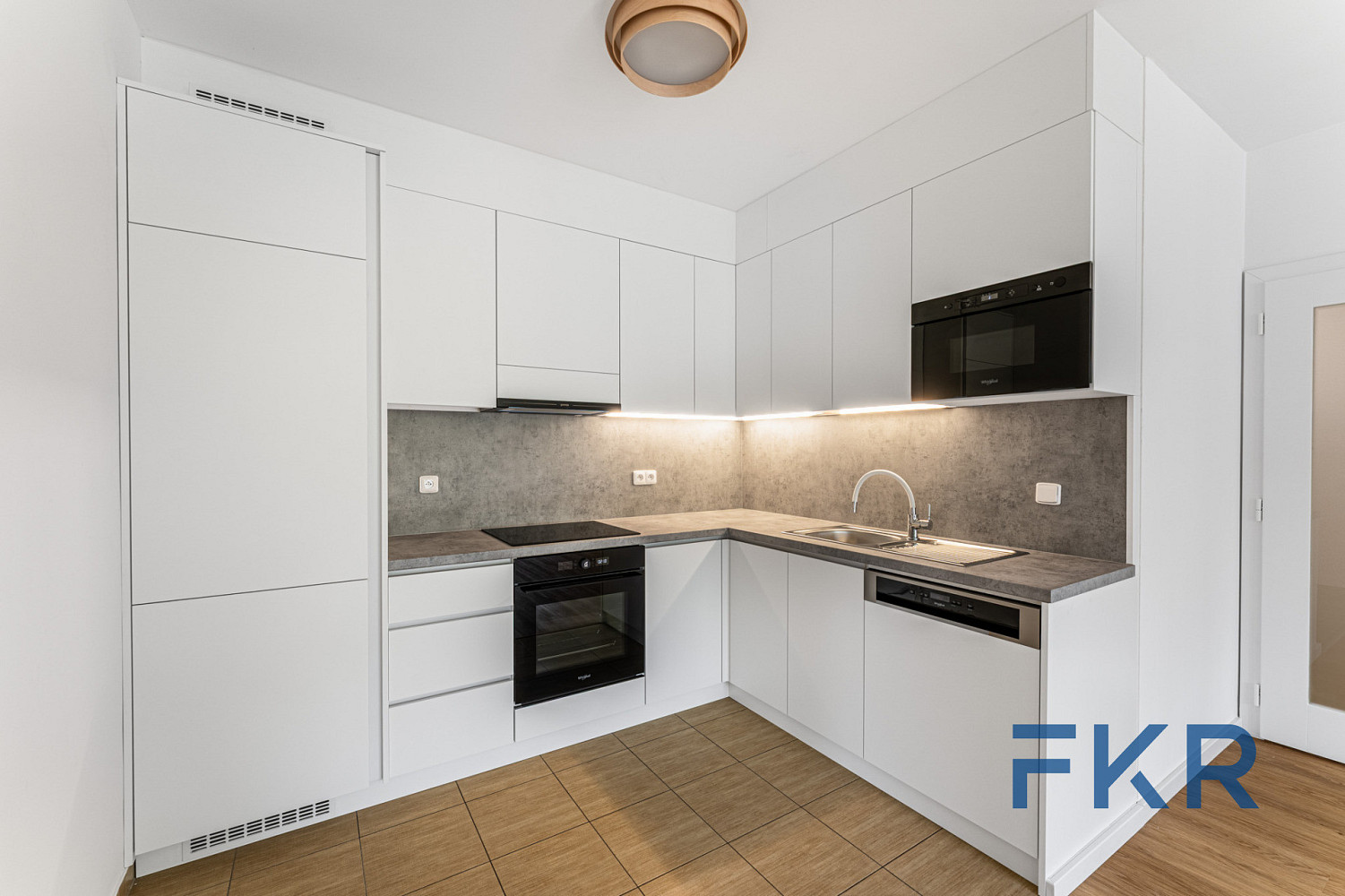 Pronájem bytu 3+kk 68 m² – fotografie 3
