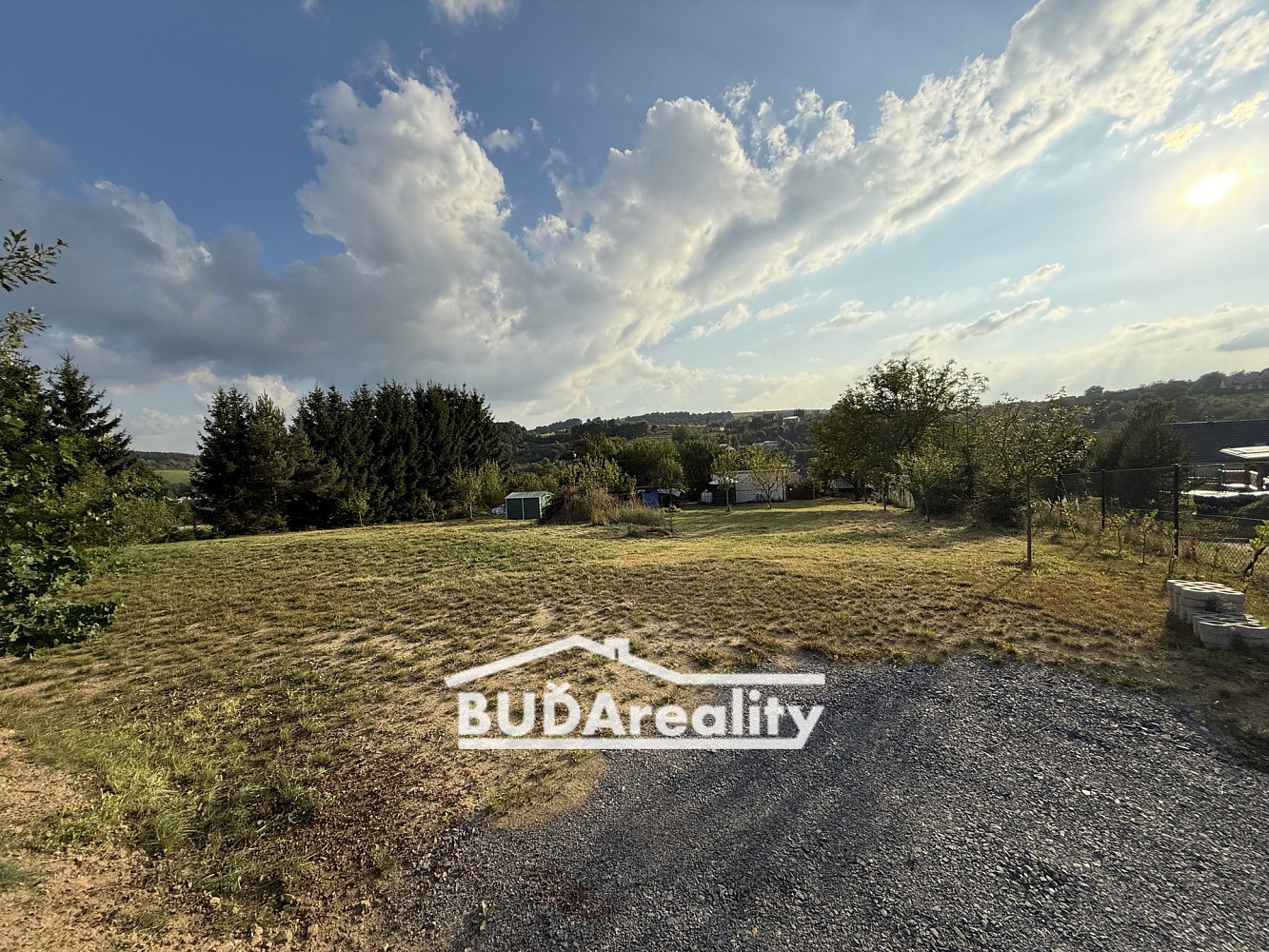 Prodej stavebního pozemku 2 507 m² – další