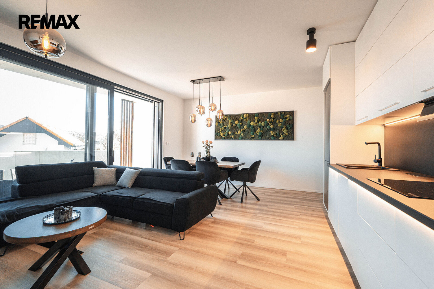 Pronájem bytu 3+kk 86 m² – fotografie 3