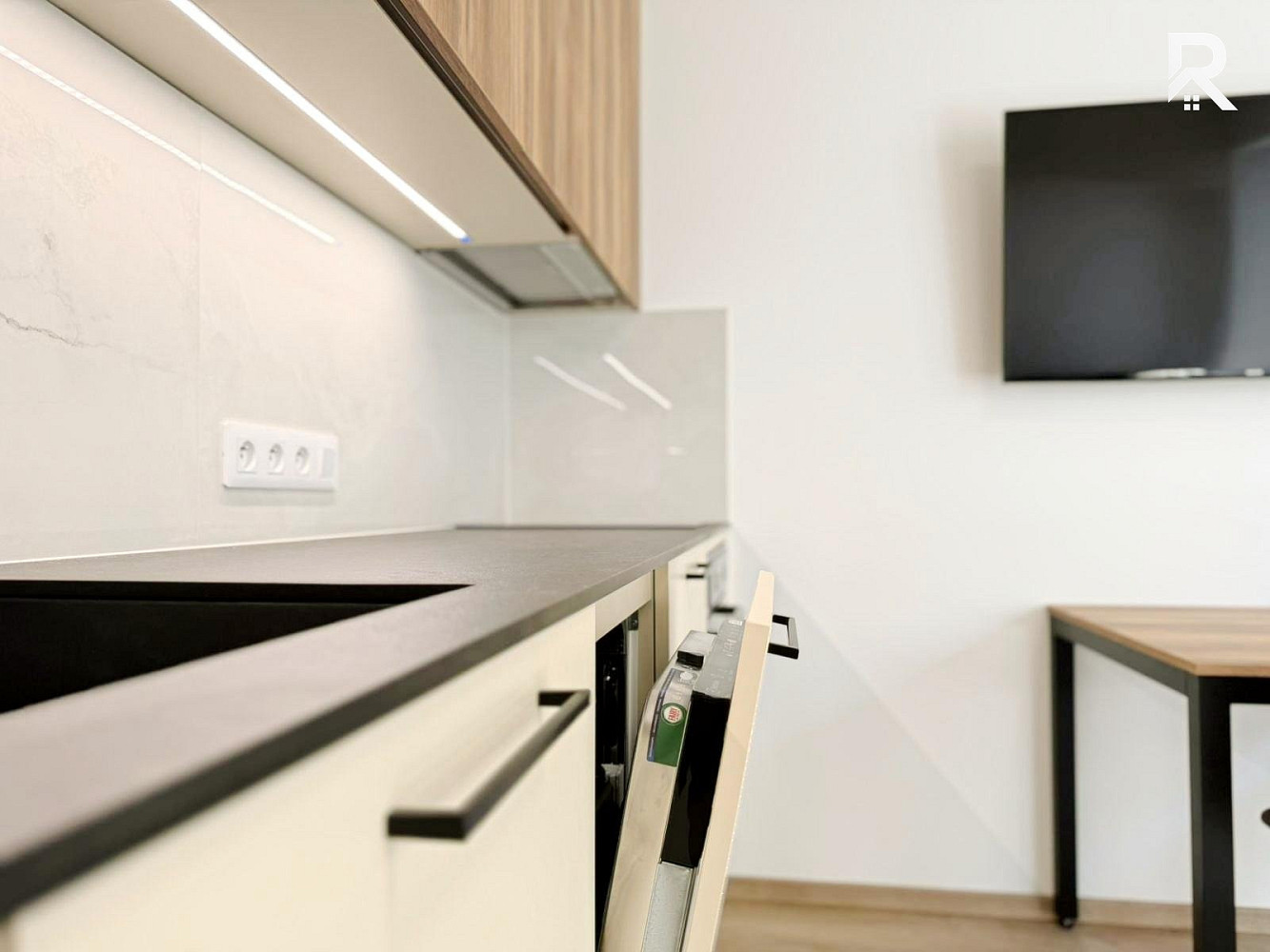 Pronájem bytu 1+kk 34 m² — photo 4