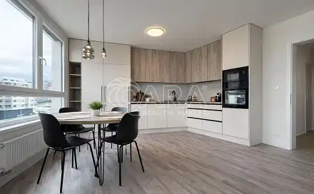 Pronájem bytu 3+kk 82 m²