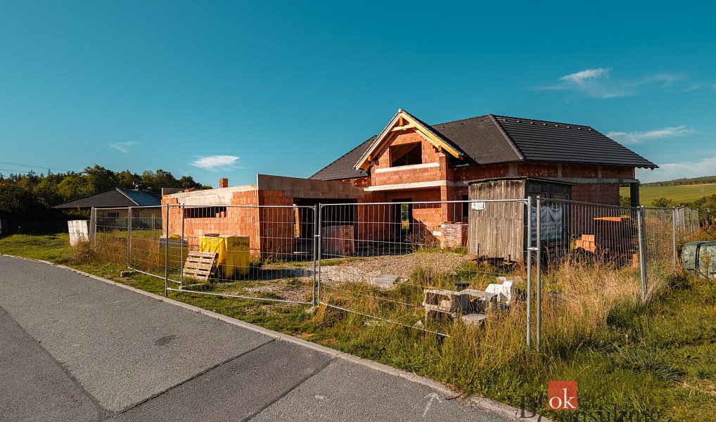 Prodej domu 212 m² s pozemkem 1 759 m², Litohlavy – náhled fotky 3