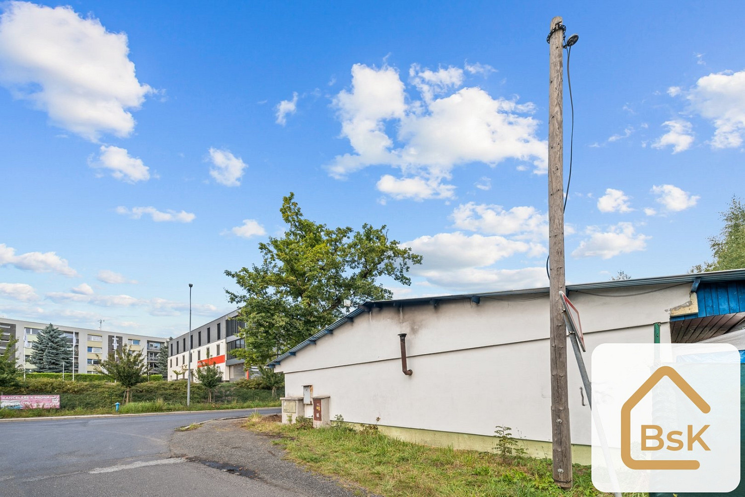 Prodej komerčního pozemku 1 390 m²