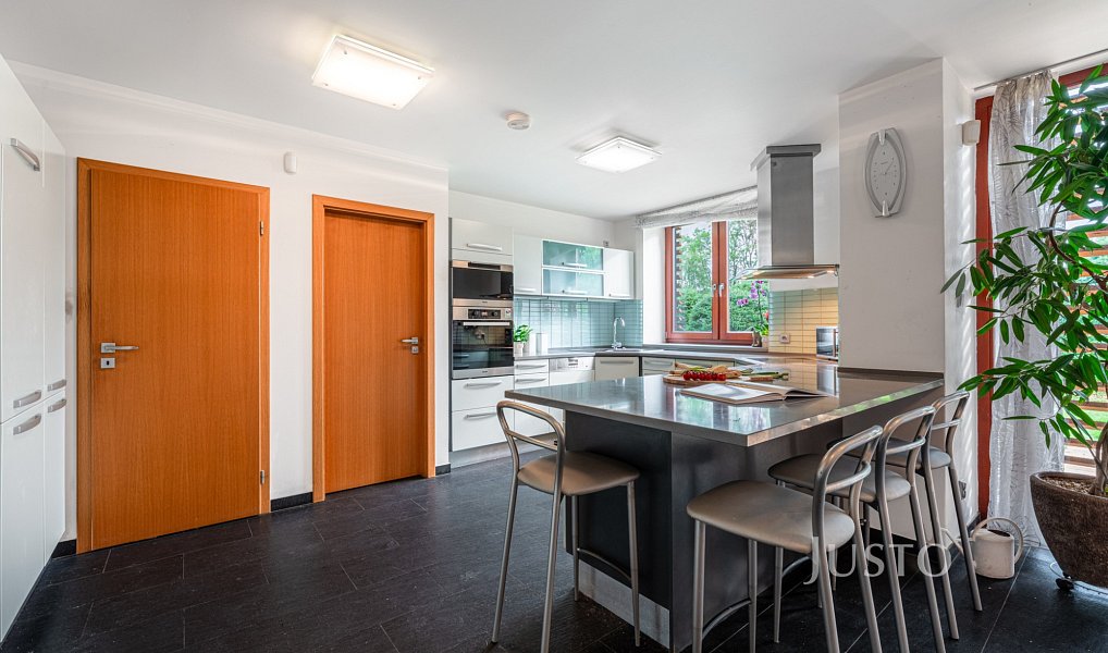 Prodej domu 456 m² s pozemkem 1 300 m², Jablonec nad Nisou – náhled fotky 7