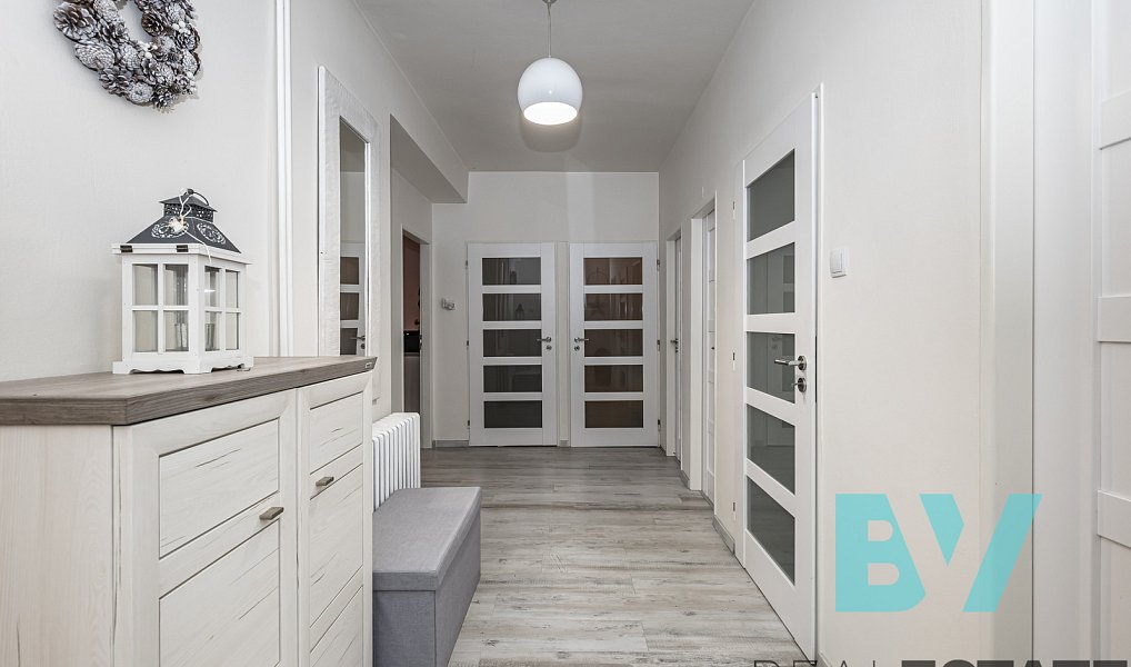 Prodej domu 308 m² s pozemkem 731 m², Praha – náhled fotky 17