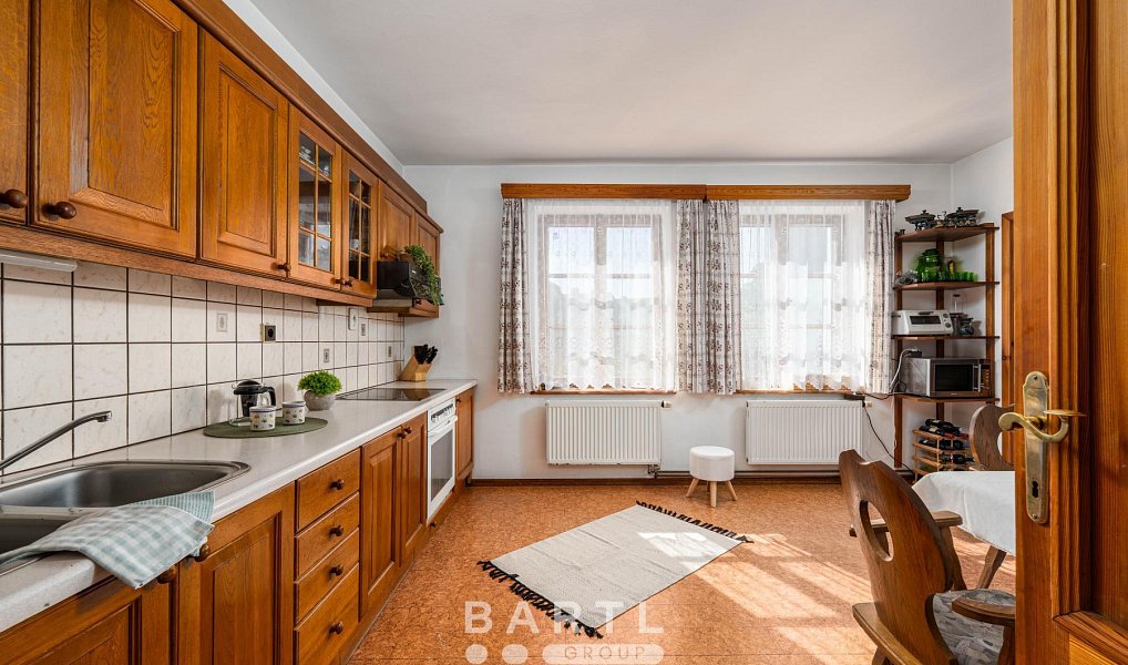 Prodej domu 210 m² s pozemkem 874 m², Nové Hrady – náhled fotky 4