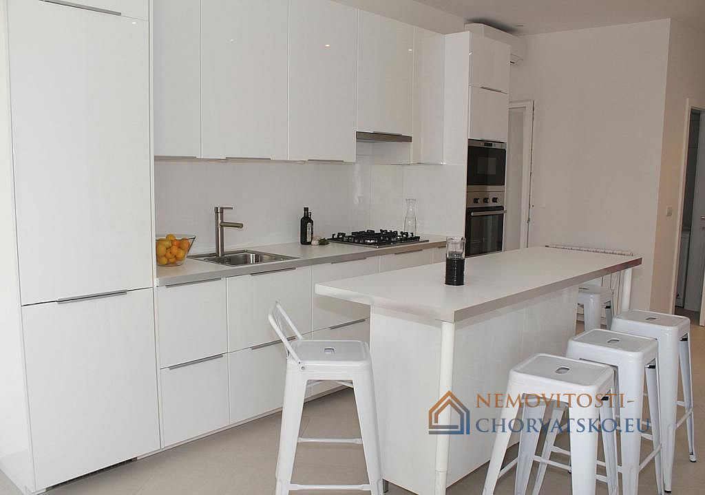 Prodej bytu 2+kk 61 m² – pohled 3
