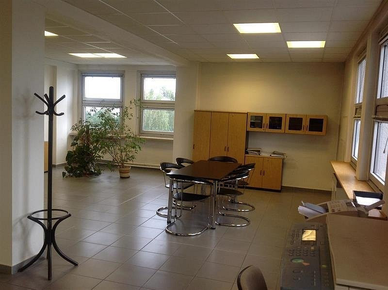 Pronájem kanceláře 204 m² – fotografie 3