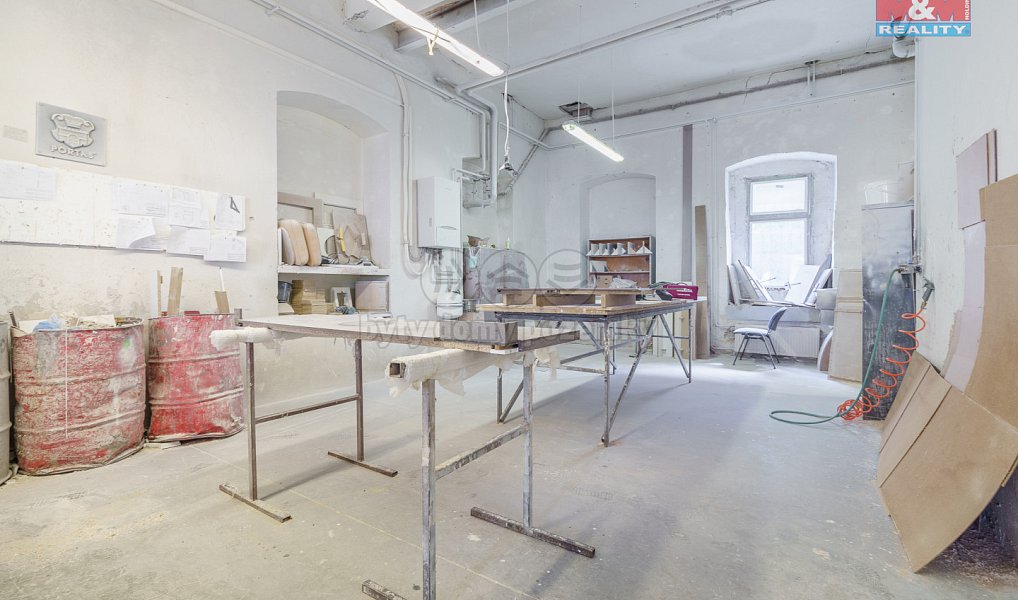Prodej výrobních prostor 2 100 m², Karlovy Vary – náhled fotky 4