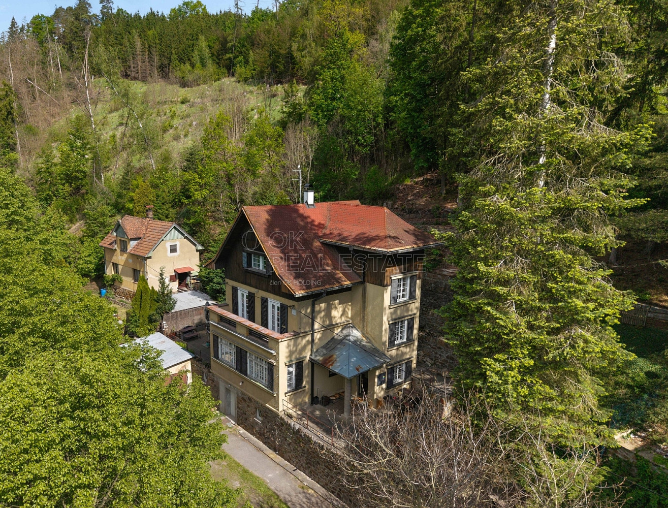 Prodej domu 180 m² s pozemkem 614 m²