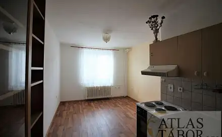 Pronájem bytu 1+kk 21 m², Průmyslová, Sezimovo Ústí, okres Tábor