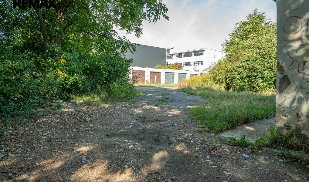 Prodej zděné garáže 19 m2, Praha 9 Kbely, u Železnobrodské ulice., Praha – náhled fotky 8