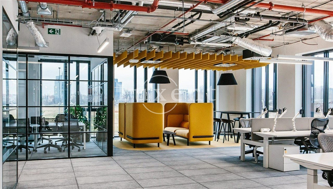 Pronájem kanceláře 467 m²