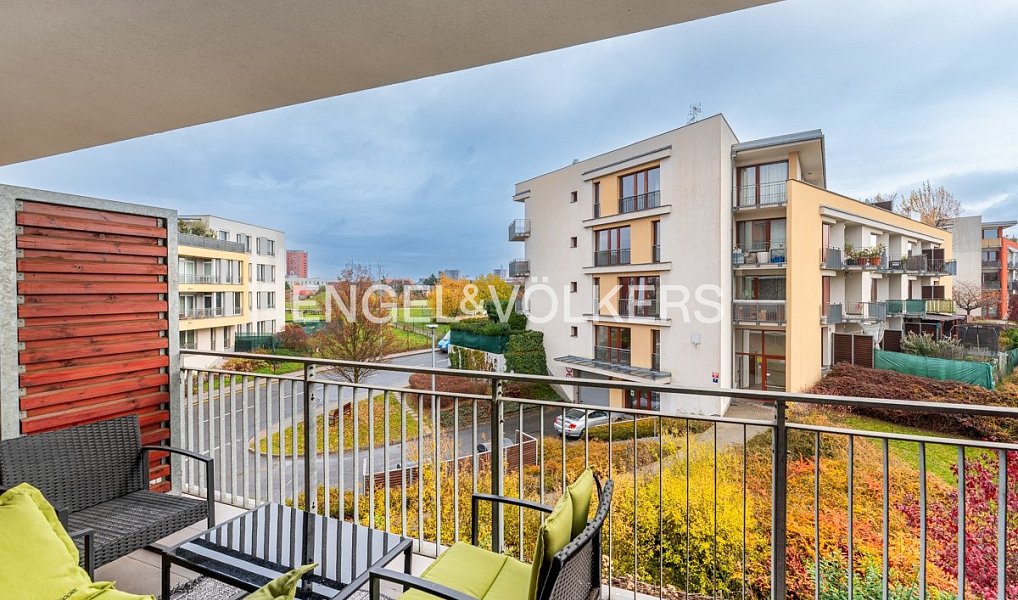 Pronájem bytu 2+kk 67 m², Praha – náhled fotky 2