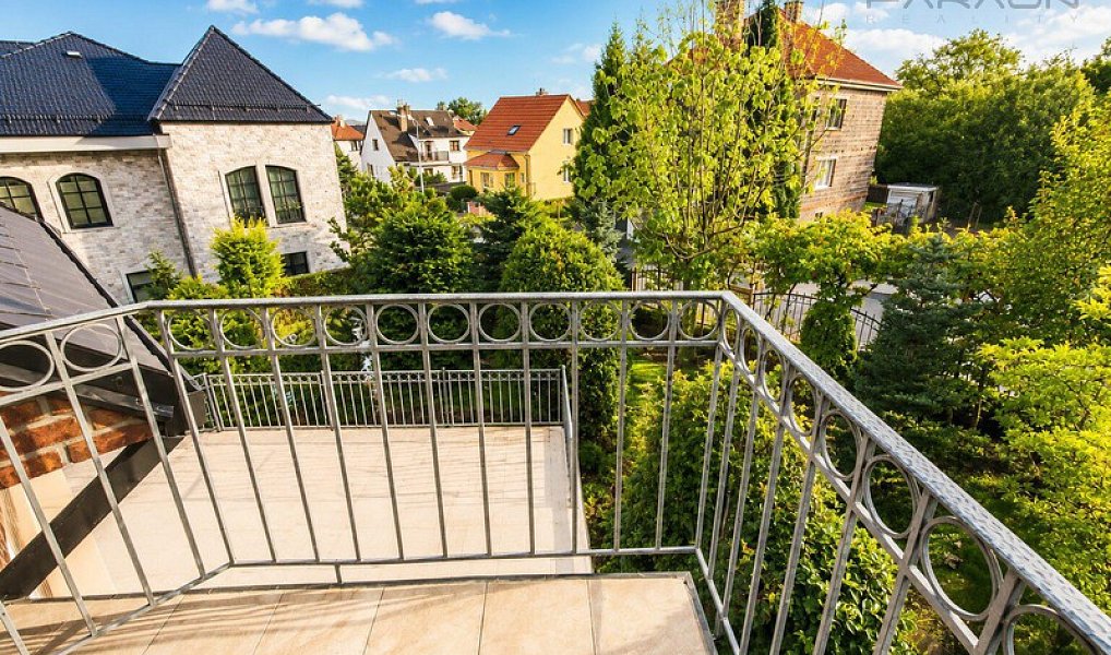 Pronájem domu 384 m² s pozemkem 670 m², Praha – náhled fotky 4