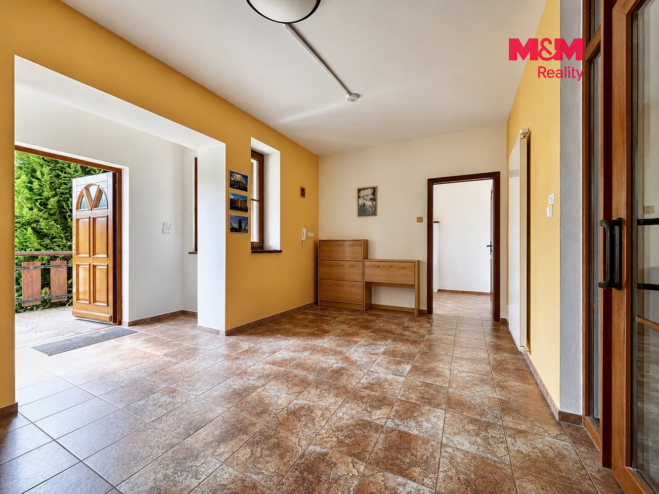 Prodej domu 737 m² s pozemkem 3 827 m² — photo 2