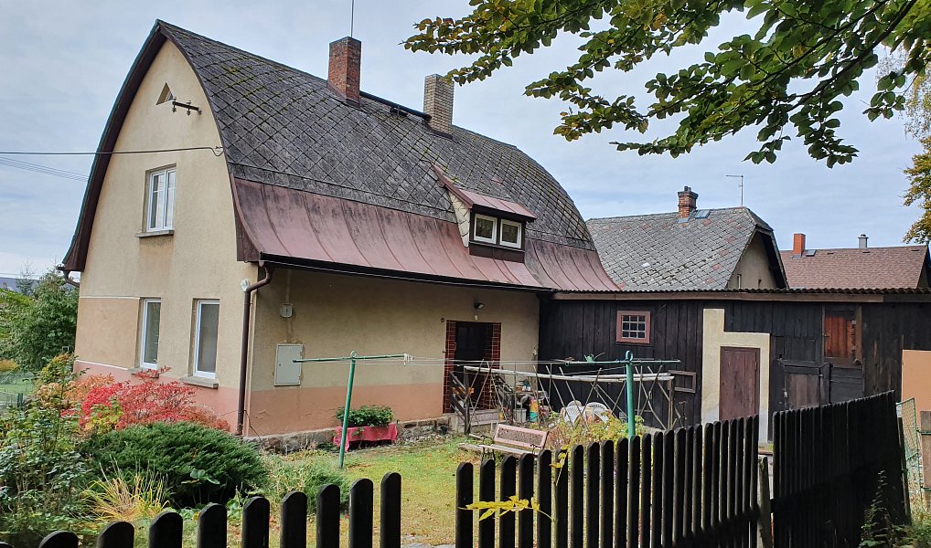 Prodej domu 220 m² s pozemkem 487 m², Kocbeře – náhled fotky 2
