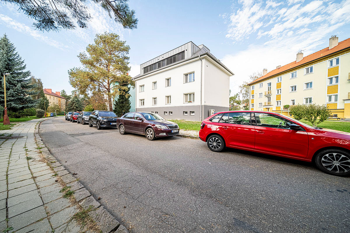 Pronájem bytu 3+kk 66 m² – fotografie 2