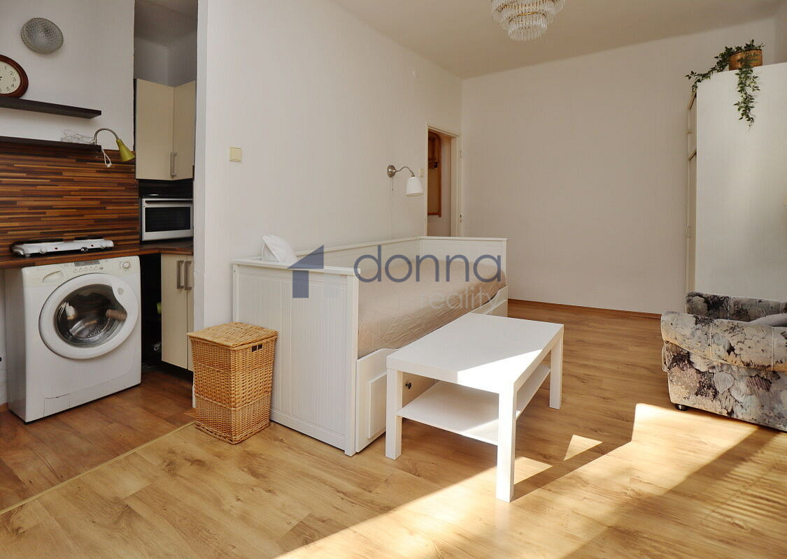 Pronájem bytu 1+kk 23 m² – fotografie 3