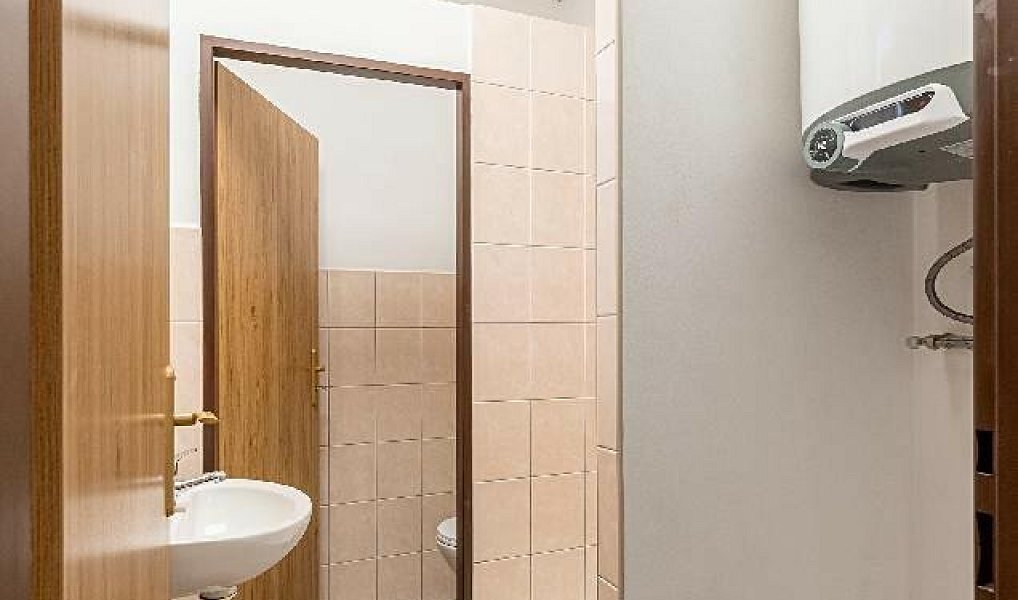 Prodej obchodních prostor 69 m², Přelouč – náhled fotky 16
