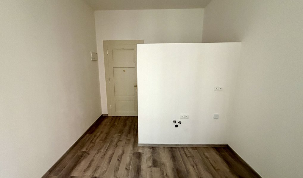 Prodej bytu 1+kk 15 m², Praha – náhled fotky 2