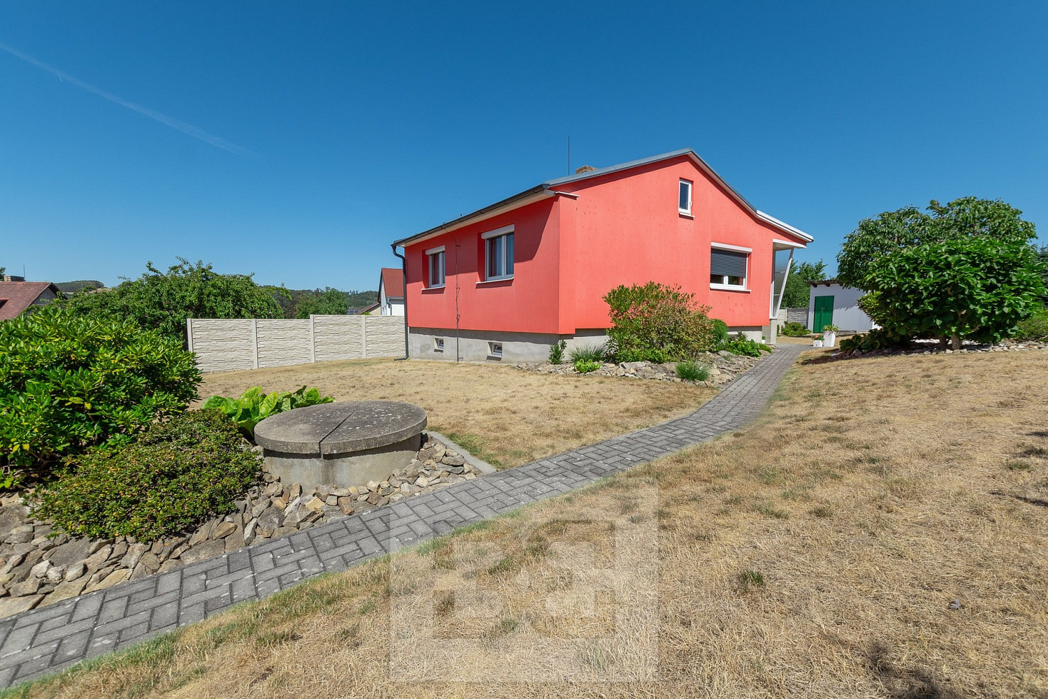 Pronájem domu 70 m² s pozemkem 643 m²