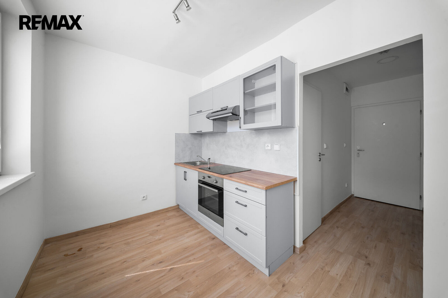 Pronájem bytu 1+1 34 m² – fotografie 2