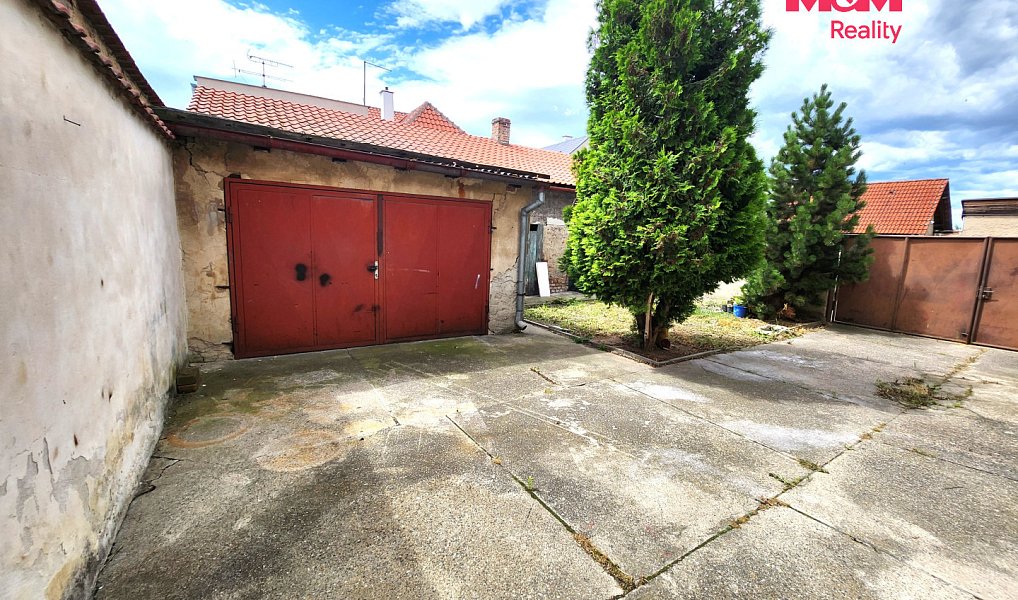 Prodej domu 160 m² s pozemkem 256 m², Lenešice – náhled fotky 2