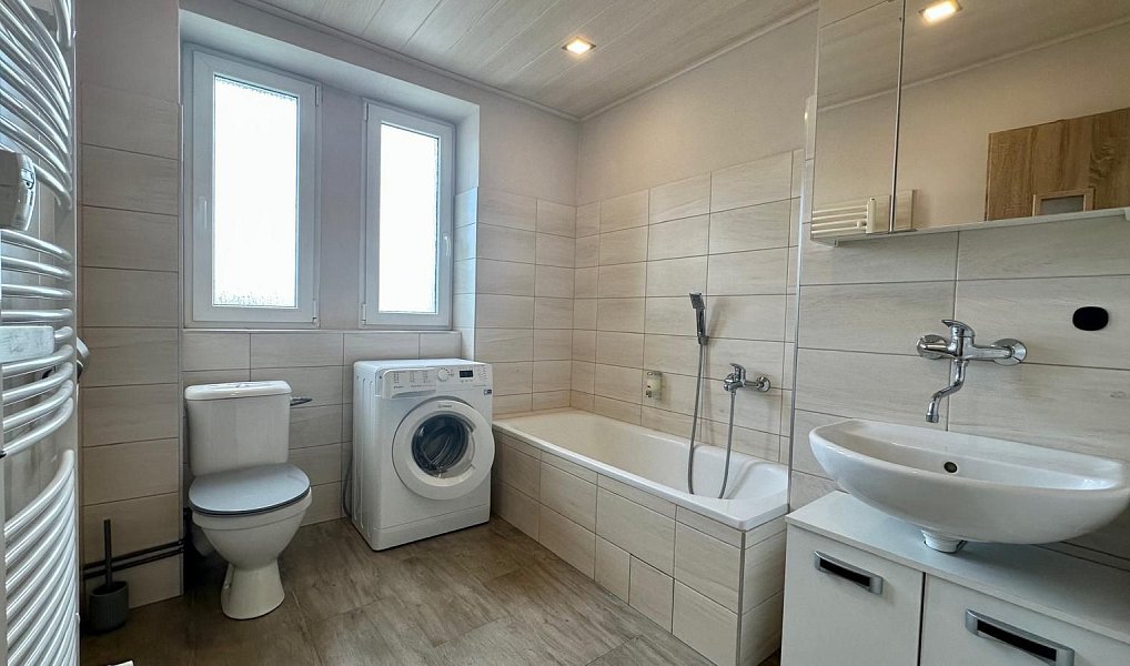 Pronájem bytu 2+1 52 m², Cheb – náhled fotky 4