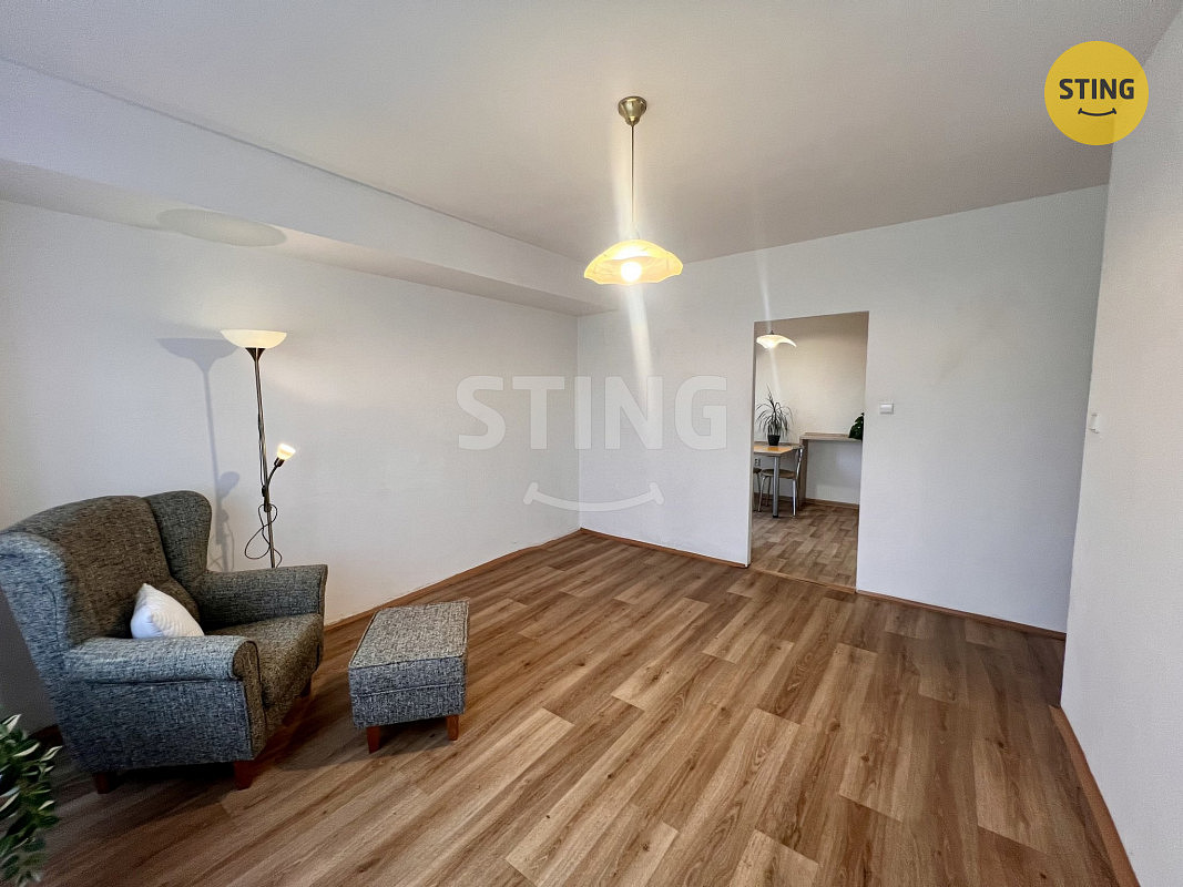 Pronájem bytu 2+1 48 m² – fotografie 3