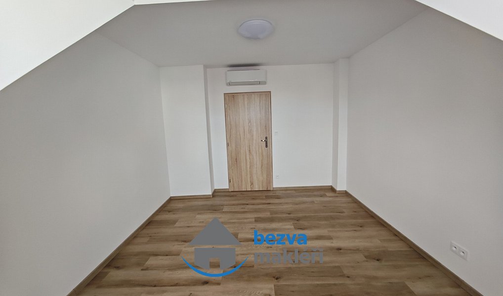 Pronájem bytu 3+1 88 m², Pardubice – náhled fotky 10