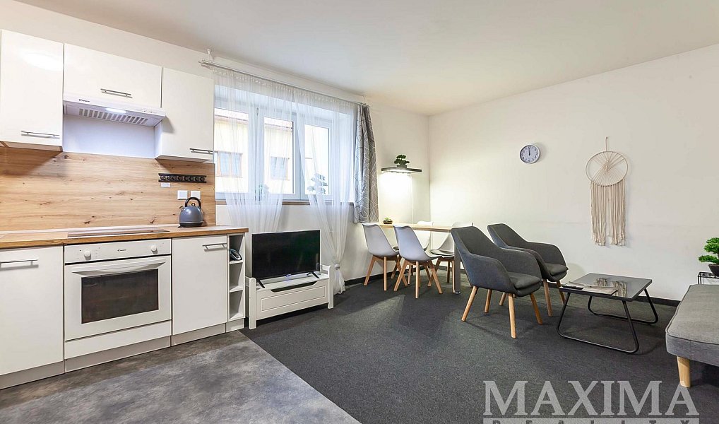 Prodej ubytovacího objektu 300 m², Desná – náhled fotky 8