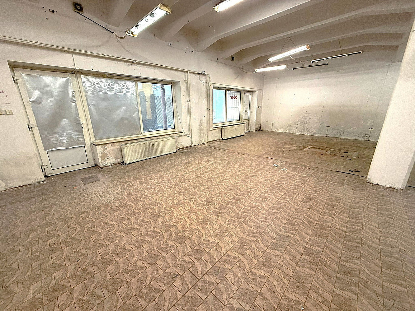 Pronájem skladovacích prostor 300 m² – fotografie 5