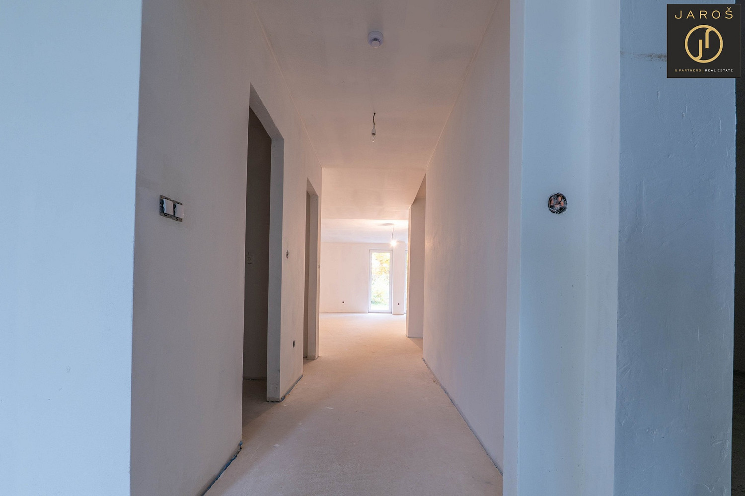 Prodej domu 187 m² s pozemkem 282 m² - View 3