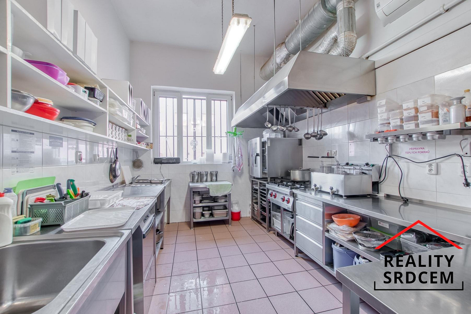 Pronájem obchodních prostor 113 m² – fotografie 4