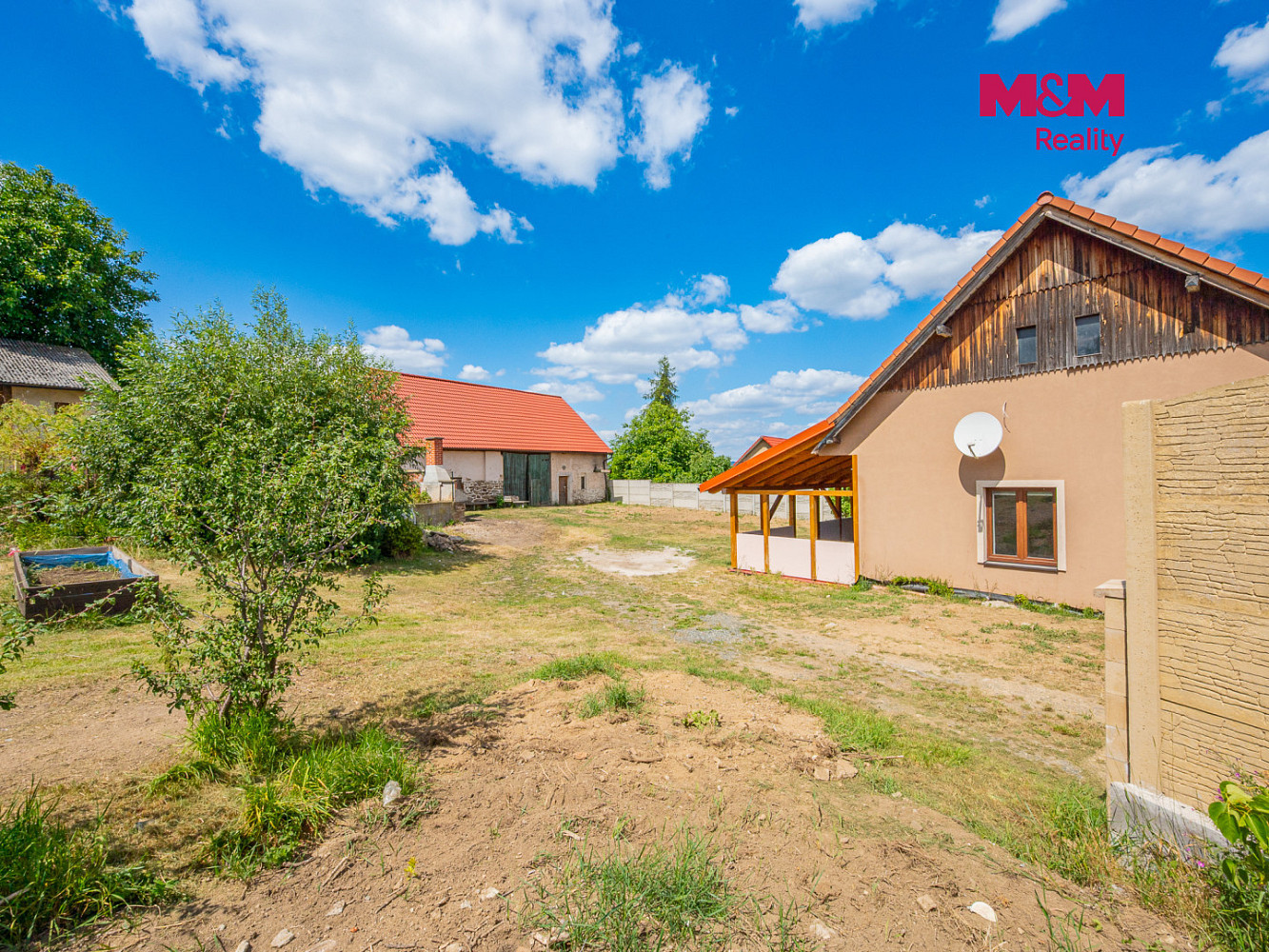 Prodej domu 143 m² s pozemkem 1 514 m² – fotografie 2