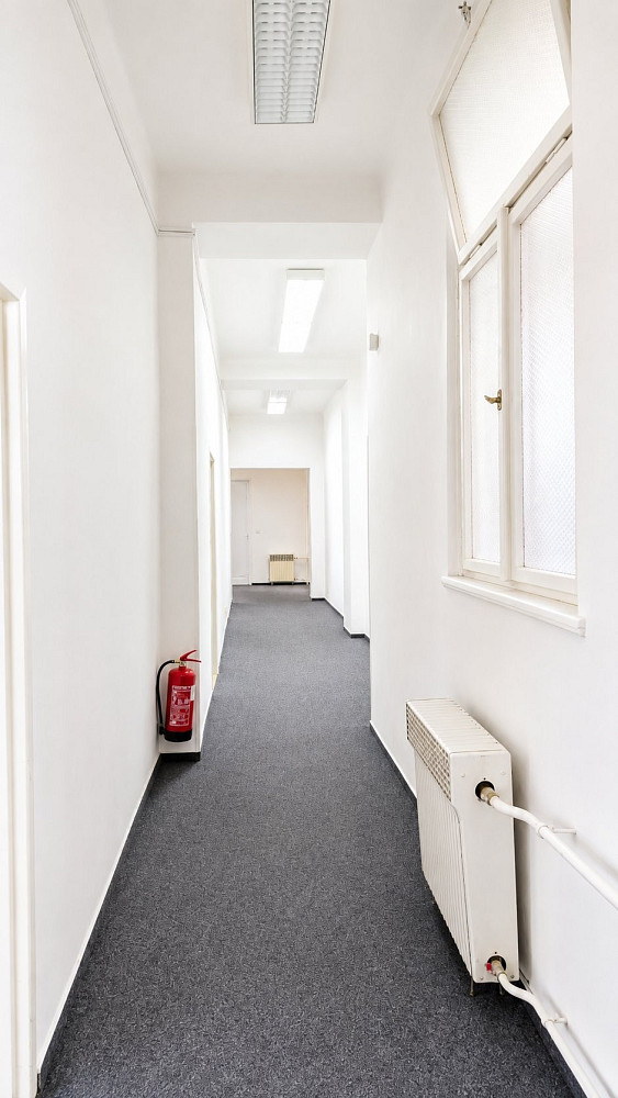 Pronájem kanceláře 31 m² – fotografie 3