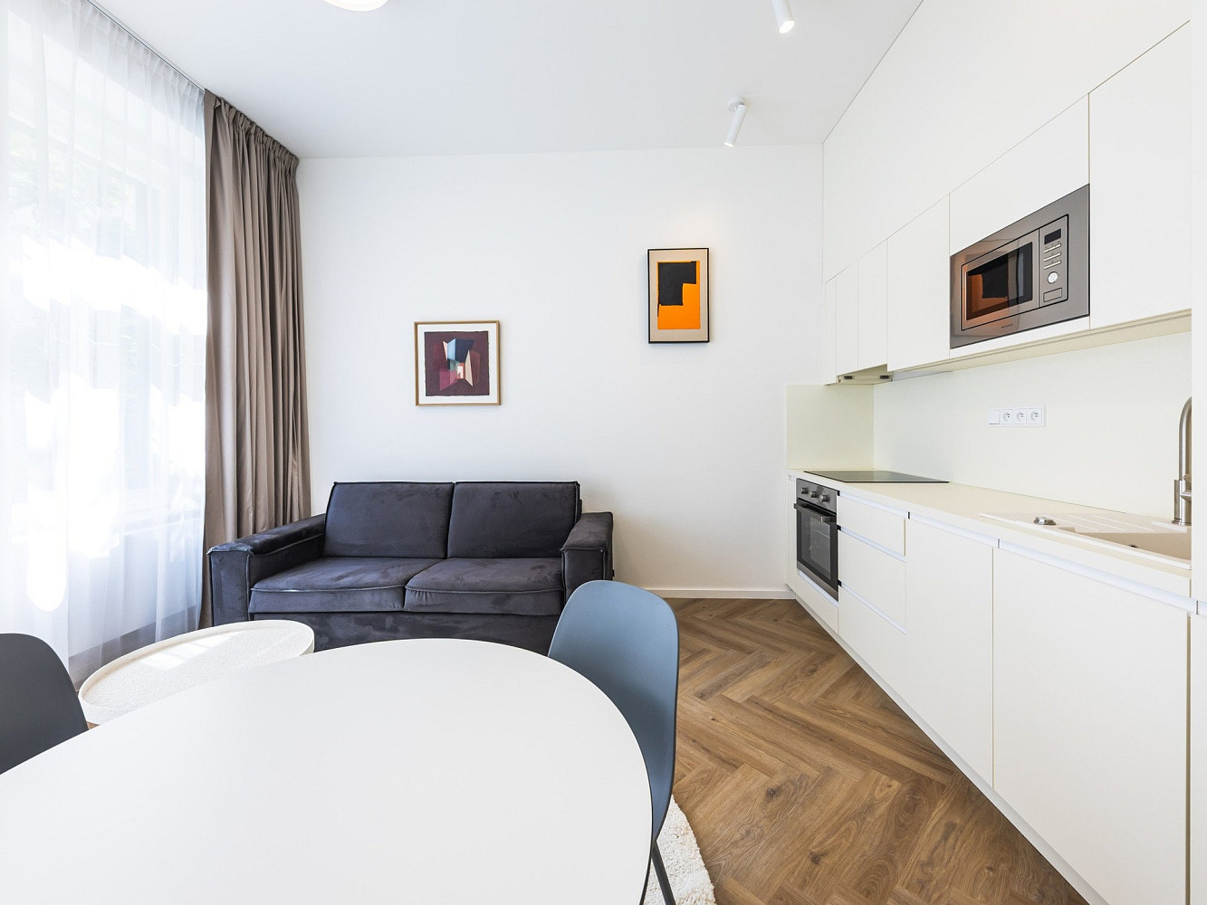 Pronájem bytu 2+kk 41 m² – fotografie 2