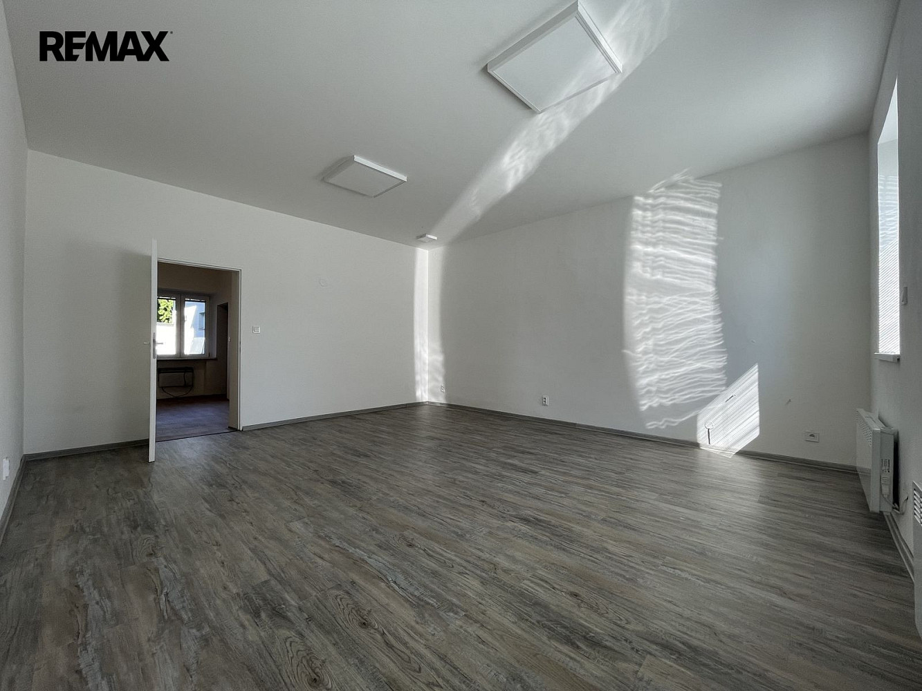 Pronájem bytu 2+kk 57 m² – fotografie 2