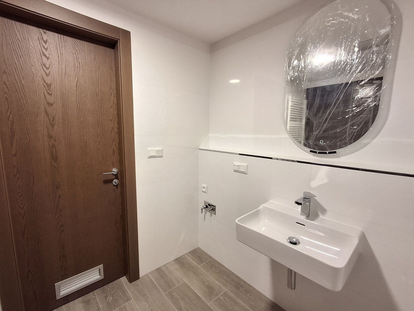 Pronájem bytu 2+kk 47 m² – fotografie 3