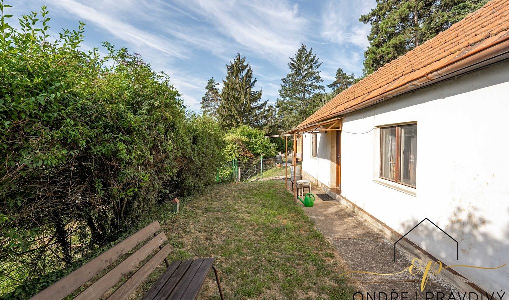 Prodej stavebního pozemku 1 601 m², Statenice – náhled fotky 10