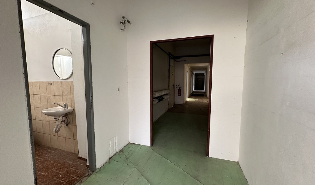 Pronájem kanceláře 200 m², Beroun – náhled fotky 8