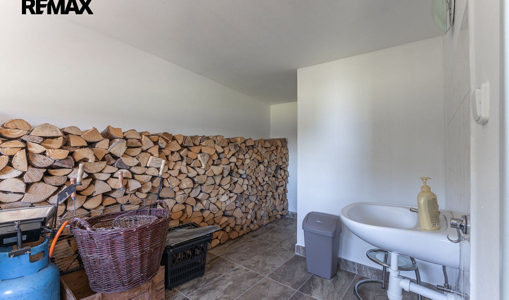 Prodej domu 227 m² s pozemkem 2 787 m², Okrouhlá – náhled fotky 23