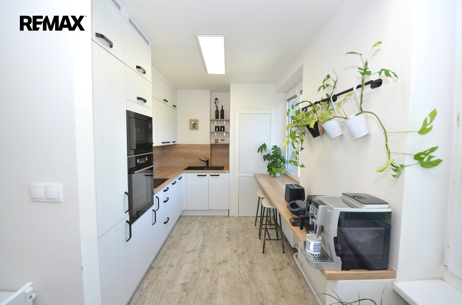 Pronájem bytu 3+kk 63 m² – pohled 3