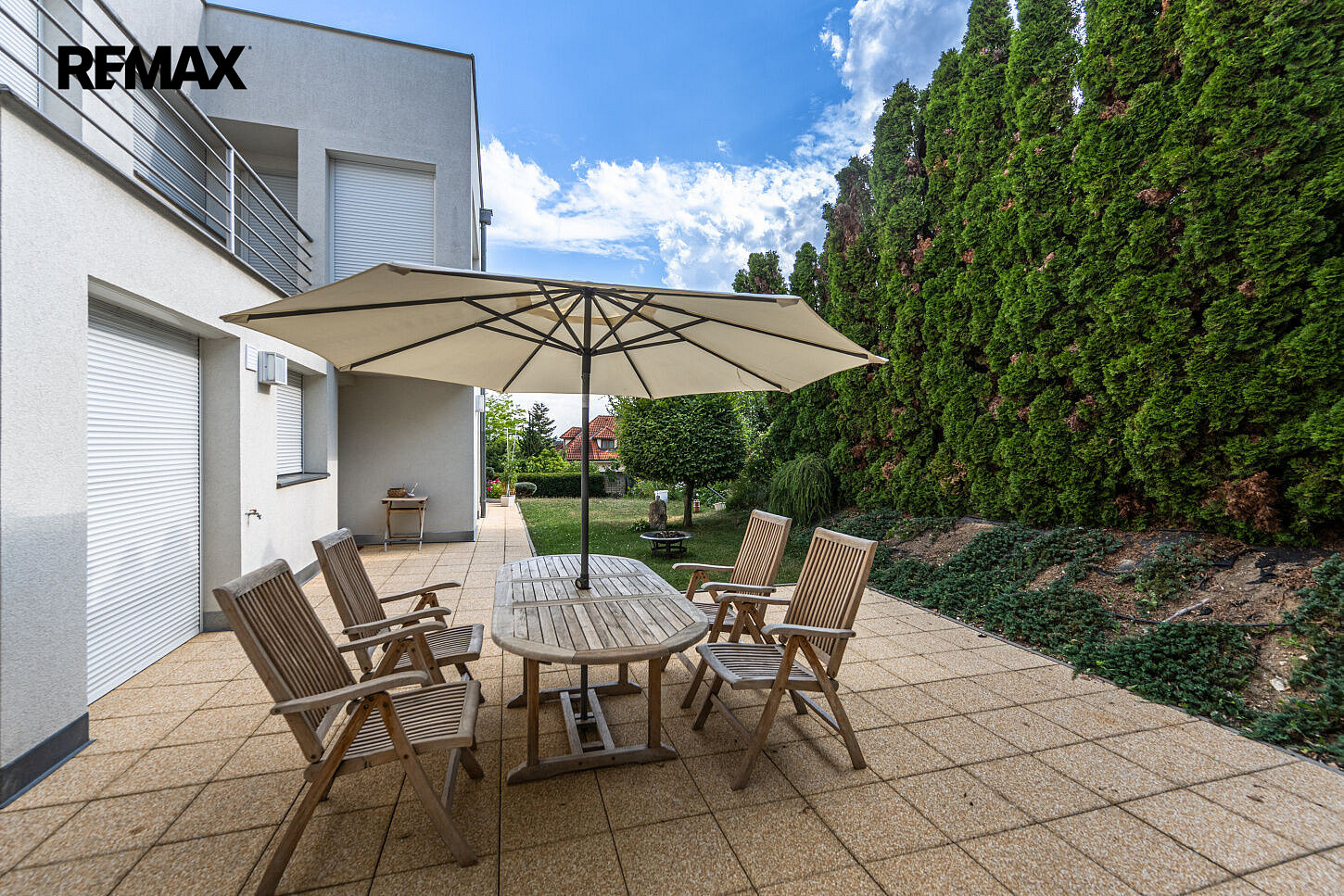 Pronájem domu 256 m² s pozemkem 222 m² – fotografie 2