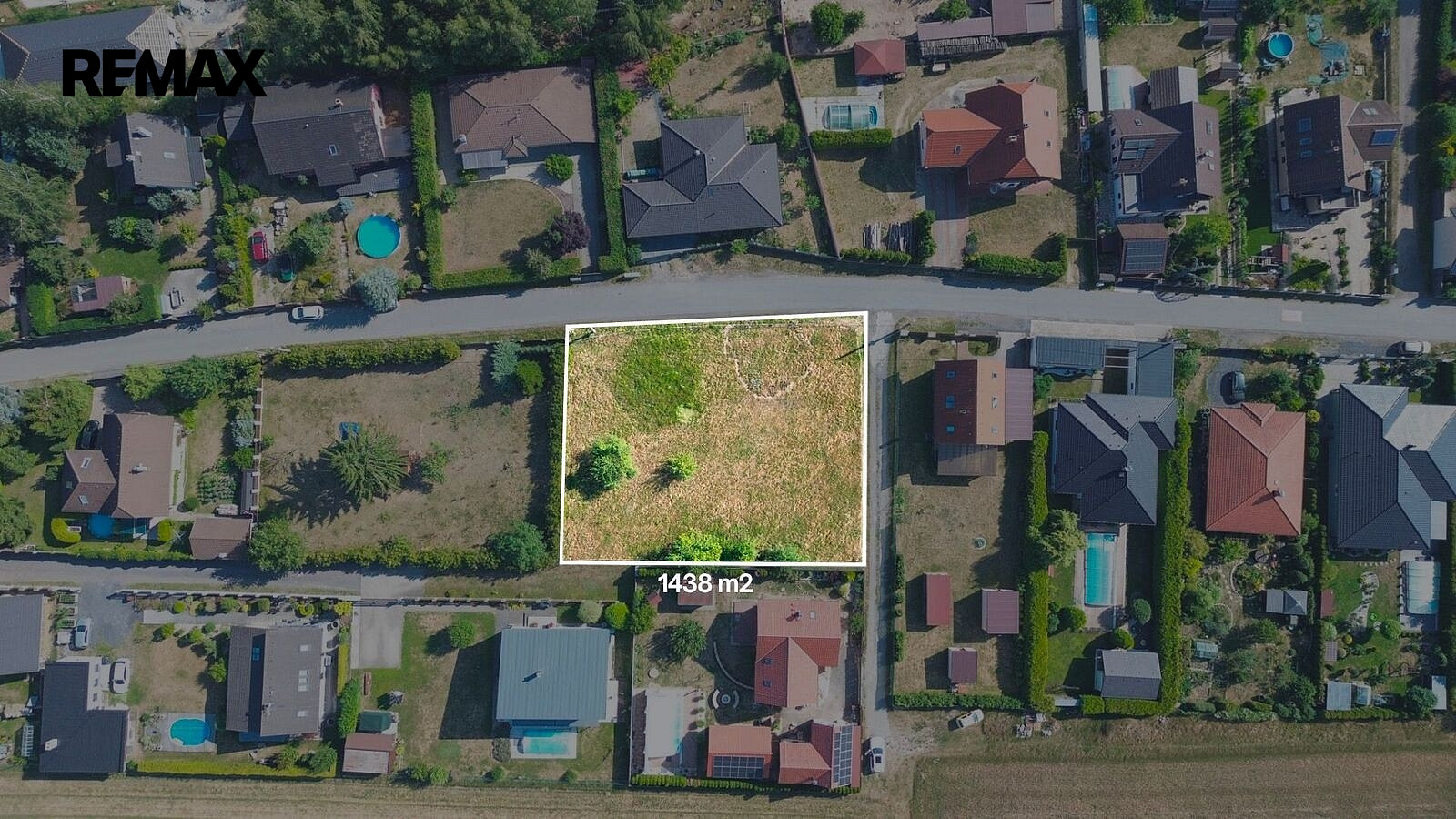 Prodej stavebního pozemku 1 438 m² – fotografie 2