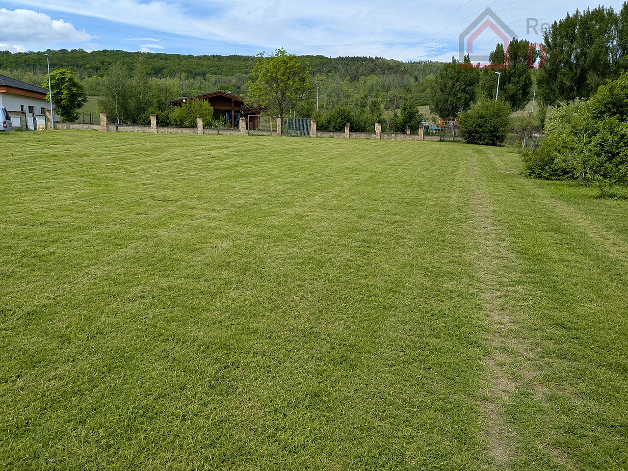 Prodej stavebního pozemku 1 096 m² - View 3