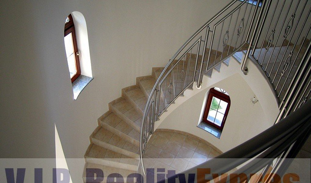 Pronájem domu 270 m² s pozemkem 550 m², Praha – náhled fotky 7