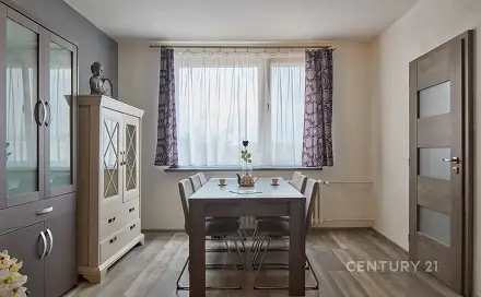 Prodej bytu 3+1 73 m², Vídeňská třída, Znojmo