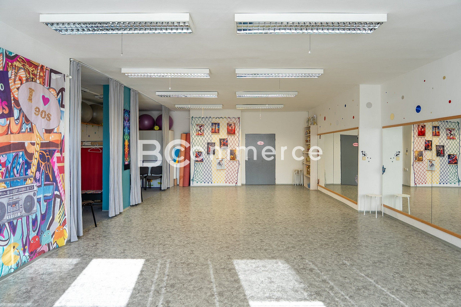 Pronájem kanceláře 90 m² – fotografie 3